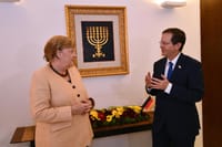 לפני פרידה: ההפתעה של הנשיא לאנגלה מרקל