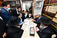 הרב קנייבסקי הורה: לחסן ילדים מגיל 5