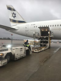משלוח ראשון של תרופת הקורונה נחת בישראל