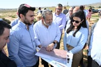 שקד בהתיישבות הצעירה: פועלים להסדיר את החשמל