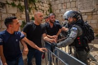 "החלטה ביזיונית; כתב האישום הוא שקר וכזב"