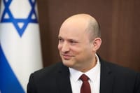 בנט, הרחובות בוערים, בטל את הטיסה להודו