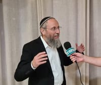 הרב רימון לסרוגים: "להיות רב זה להאיר לאנשים"