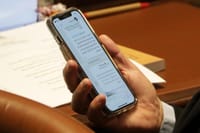 נתפס בווטסאפ: יאיר נתניהו מזהיר את אביו מאיילת שקד