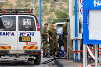 זירת פיגוע הדקירה באריאל (ג'אמל עוואד/פלאש90)