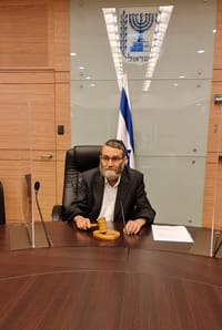 אחרי שנה וחצי: משה גפני חוזר לראשות ועדת הכספים