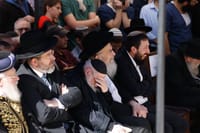 נפרדים בדמעות: הלוויית הרב שטרנברג זצ"ל • גלריה