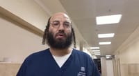 צפו: חסיד בעלז ואח בבית החולים במסר לאורית סטרוק