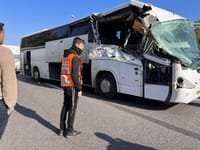 משאית התנגשה בהסעת ילדים; בת 10 פצועה קשה