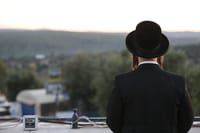 לא יאמן: אדם חרדי נסחט באלפי דולרים "לשם שמיים"