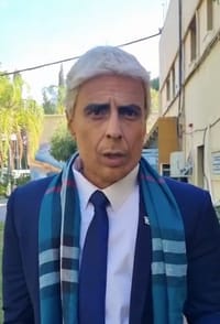 קורע: יאיר לפיד חוזר לארץ נהדרת