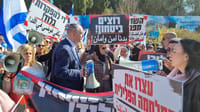"רוצים ביטחון": תושבי לוד בהפגנת מחאה מול הכנסת