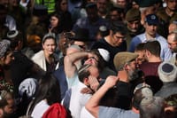 שאלתי את הסבא, 'זה האח הקטן?' הוא ענה: 'זה היחיד'
