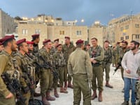 מרגש: קצין הצנחנים שנפצע אנוש בעיר דוד השתחרר