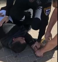 "תנו לו כדור בראש". תיעוד מעצר המחבל בצריפין