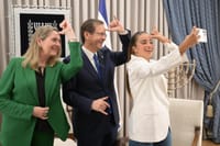 כשנועה קירל והנשיא הרצוג נפגשו: "אפשר סלפי?"