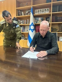 גלנט חתם על 4 צווי מעצר מנהליים ליהודים