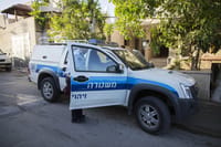 שוטרים ירו לעבר פלסטינים בתורמוס עיא, אחד נהרג