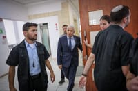 לפיד במשפט נתניהו: 'זו לא הדרך בה אני רוצה לנצח'