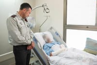 הרמטכ"ל ביקר את לוחם אגוז שנפצע ממטען נפץ