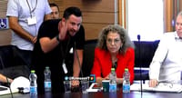 גיא הוכמן בכנסת: 'נגמרו לאמא שלי החיים'. צפו