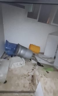 חשד: השליך בלוקים ובלון גז פתוח על שוטרים