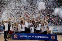הפועל ירושלים מניפה את גביע המדינה בשנה שעברה, ישתלב עם הליגה?