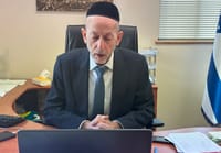 ניצול שואה נרצח ו-580 ניצולים פונו מבתיהם