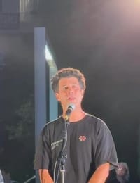 צפו: מאה שחקנים בתפילה לשחרור החטופים