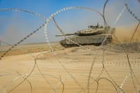בלב הלחימה: טייס קרב שוחח עם בנו השריונר| צפו