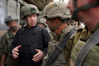 גלנט: "המו"מ יהיה תחת אש וכשהפצצות נופלות"