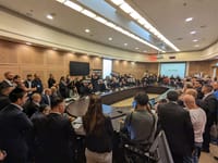 מהומה בוועדה: משפחות חטופים פוצצו את הדיון
