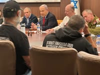 נתניהו עם נציגי משפחות החטופים, ארכיון