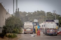 משאיות סיוע נכנסות לעזה
