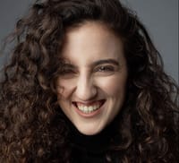 הסטנדאפיסטית שחורשת את צה"ל: בשמחה ננצח
