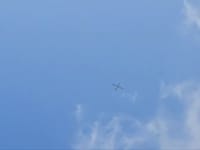 צפו בתיעוד: רחפן חיזבאללה מעל אזרחים בחוף נהריה