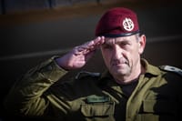 למה בכירי צה"ל לובשים רק מדי ב'? כי הם החליטו