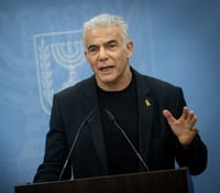 עסקה בכל מחיר? ברשת זועמים על הזיגזג של לפיד