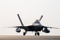 איתות לאיראן: צבא ארה"ב העביר מטוסי F-22 למזרח התיכון