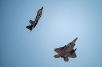 2 מטוסי F22 ראפטור