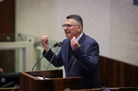 סער מגיב ללפיד: "העידן של הרכנת הראש בפני שונאים הסתיימה"