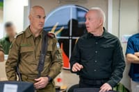 גלנט מעריך: היכולת הרקטית של חיזבאללה ירדה ל-20%