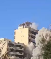 צה"ל מגביר את הקצב: בניינים קורסים בדאחייה. צפו