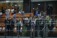 מחאה בזמן נאום נתניהו: משפחות החטופים הוצאו מהמליאה
