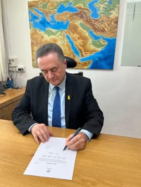שר הביטחון הודיע: העצורים המנהליים ישוחררו לביתם באופן מיידי
