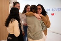 תיעוד מרגש: רגע האיחוד של חמשת התצפיתניות בבית החולים