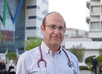 כבוד למגזר: הרופא הסרוג מונה לסגן מנהל בית החולים רמב"ם