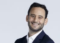 הכתב סרב להנחות את טקס המשואות; מי כן צפוי להסכים