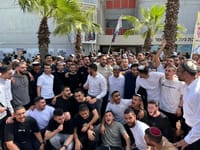 צפו: תלמידי ישיבות ההסדר מתגייסים בשמחה לצה"ל