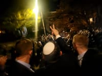 קבלת פנים צוננת: פרו פלסטינים השליכו בקבוקי מים לעבר השר בן גביר